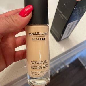 Bare Minerals Bare PRO Foundation Santeen 05
